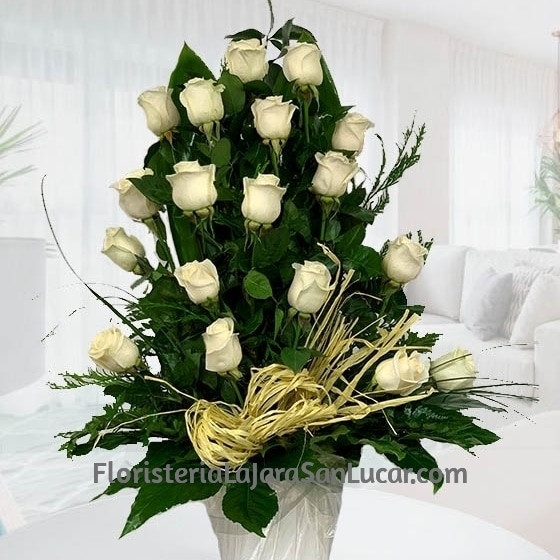 Envio de Centro de 18 Rosas Blancas